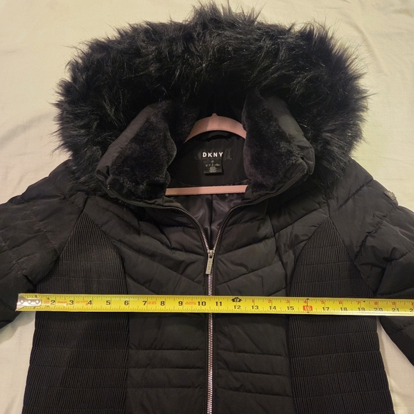 DKNY Women's Black Quilted Coat with Faux Fur Trim Hood Size Large - Picture 8 of 12